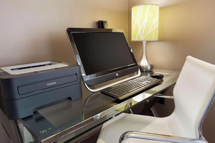 Country Inn & Suites by Radisson San Carlos, CA