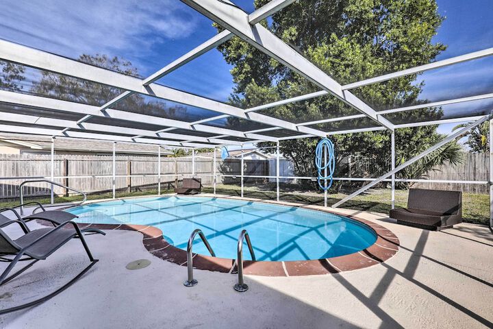 Family Home w / Lanai & Yard in Port Richey!