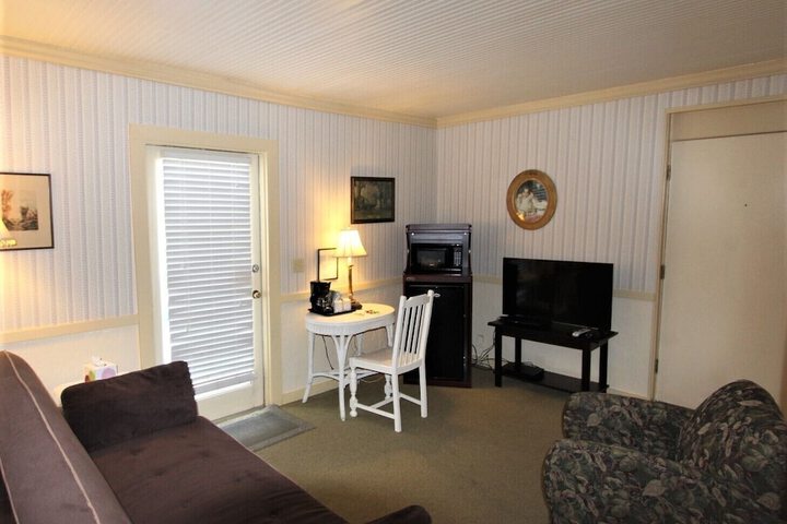 Alexanders Lodge