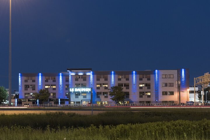 Hotel 2 of 77