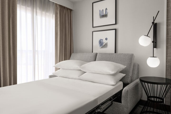 Sheraton Milwaukee Brookfield Hotel