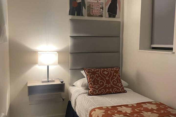 Room 17 of 40