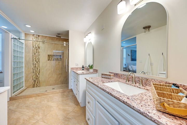 Naples Duplex Home w / Private Pool & Lanai!