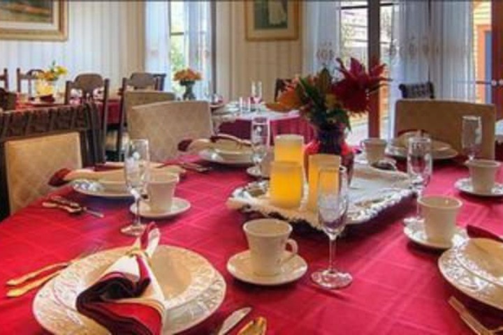 Gingerbread Mansion Inn