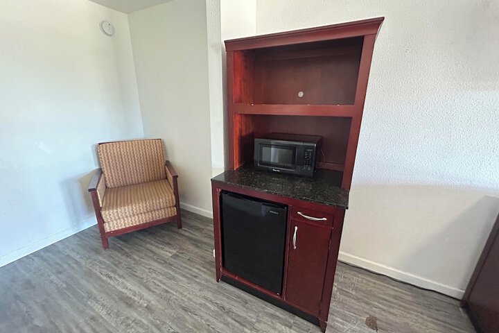 Room 44 of 65