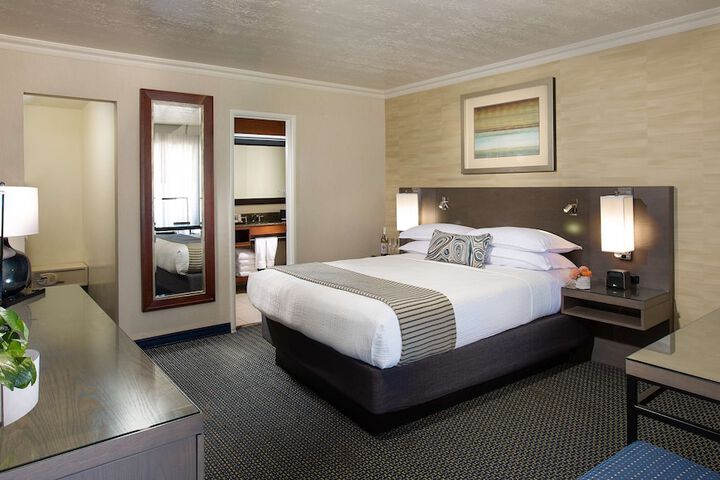 Room 27 of 51