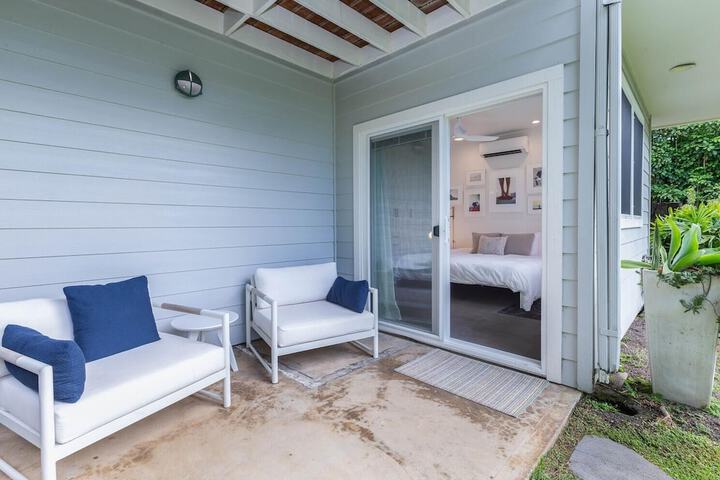 Hanalei Beachfront 2 Bedroom Home by RedAwning