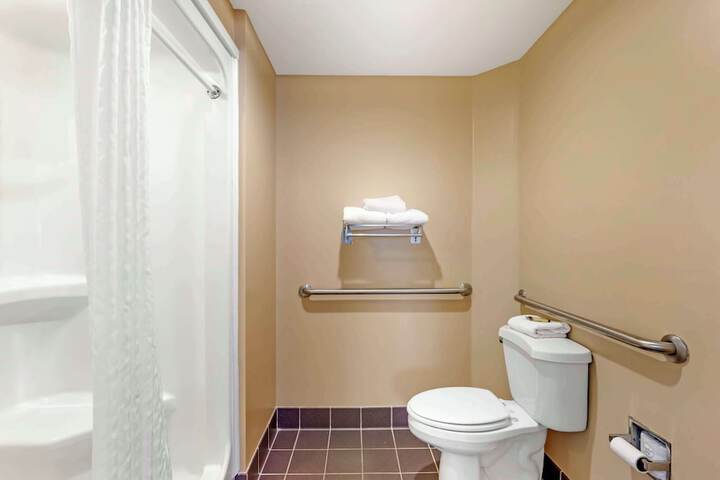 Room 12 of 34