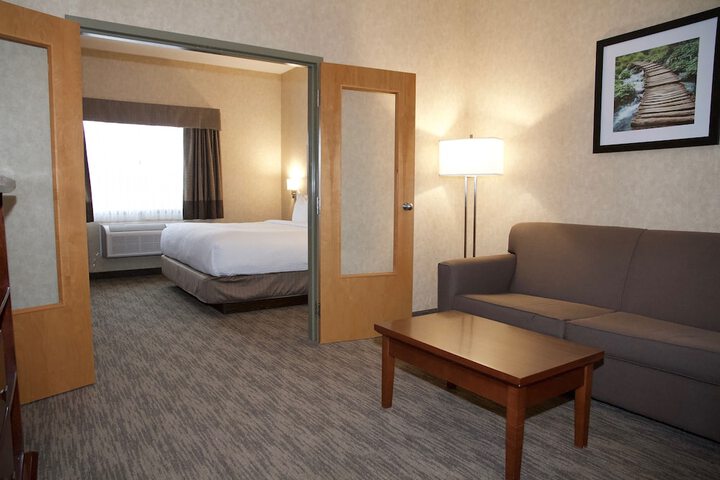 Room 27 of 39