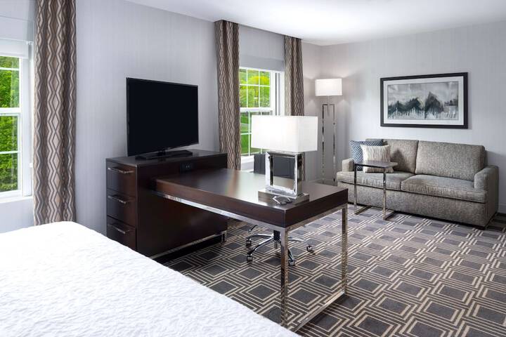 Room 18 of 48