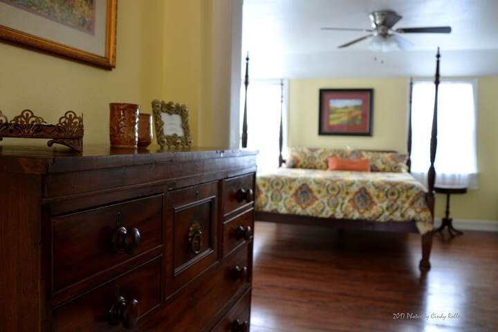 Room 33 of 43