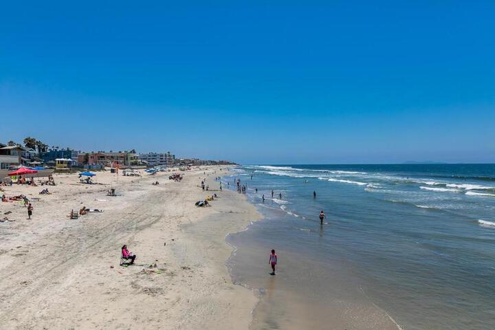 Ocean View 3 Bedrooms Condo just steps from the park, pier & water!