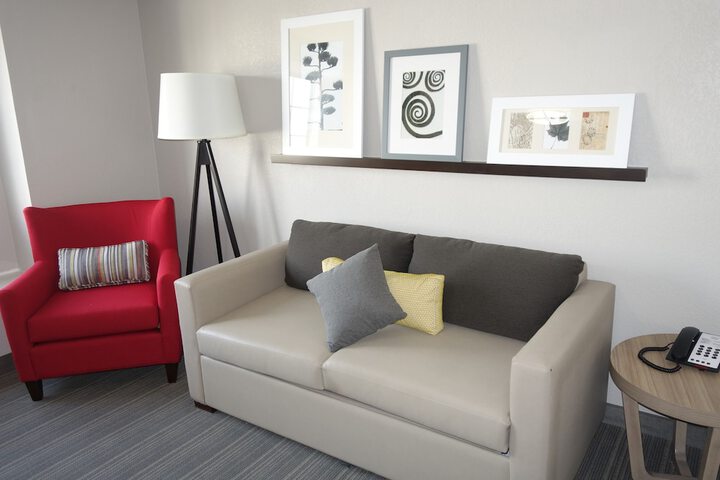 Room 8 of 32