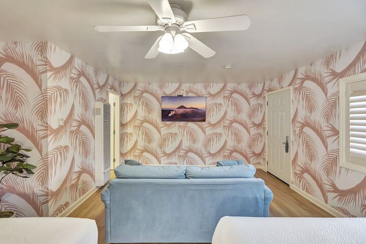 Room 56 of 76
