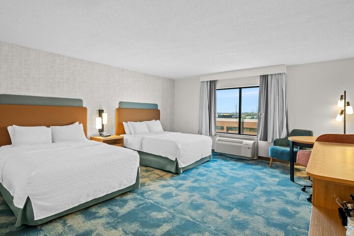 Hampton Inn & Suites Detroit-Canton