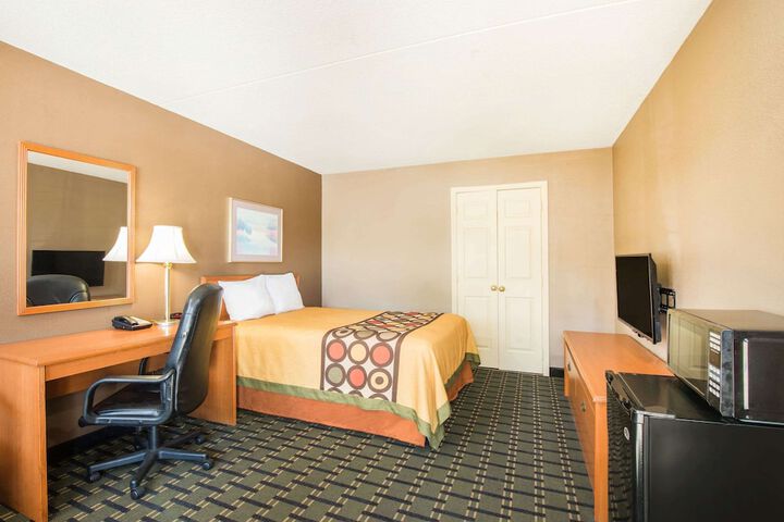 Room 6 of 21