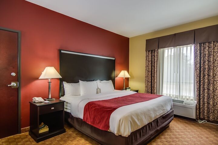 Room 52 of 68
