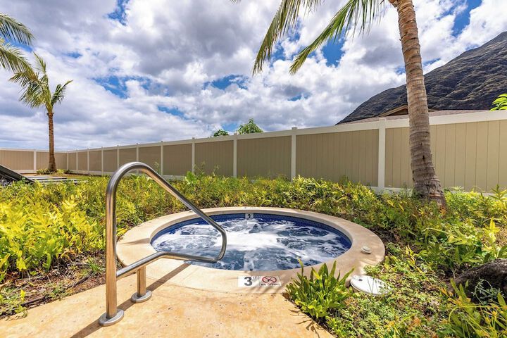 Leale'a by Avantstay Ocean + Mountain Views!