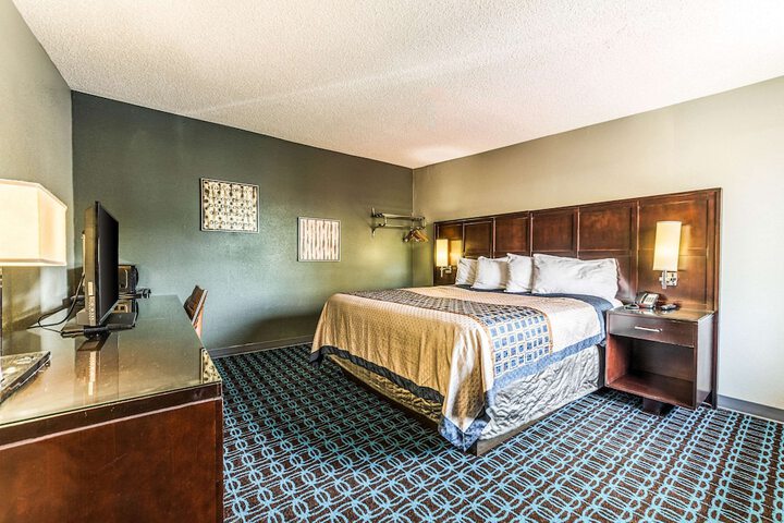 Room 9 of 22