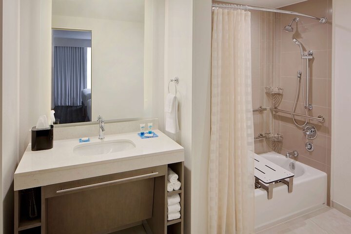 Room 22 of 46