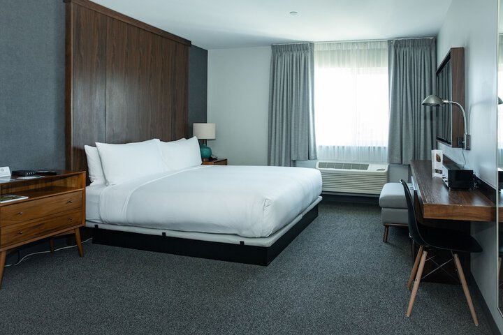 Room 18 of 65