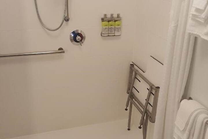 Room 32 of 57