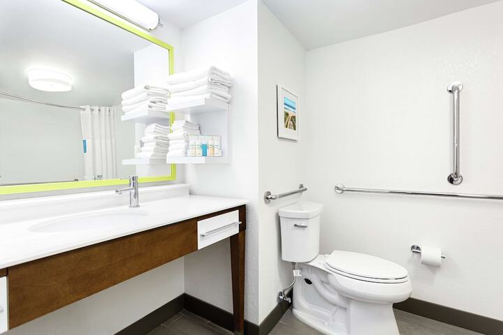Room 15 of 33