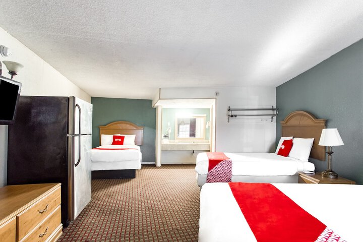 Room 11 of 28