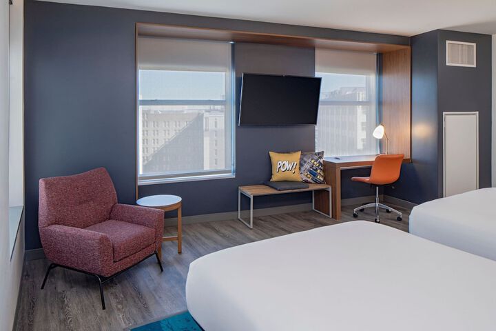 Room 25 of 65