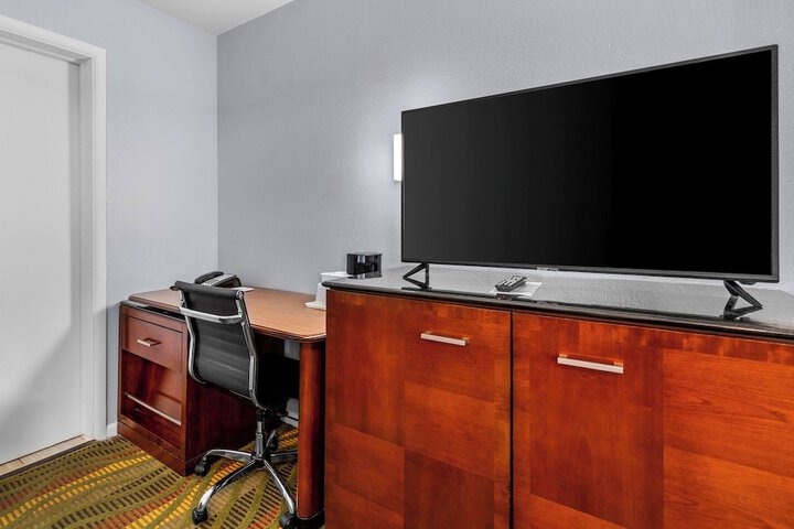Room 16 of 30