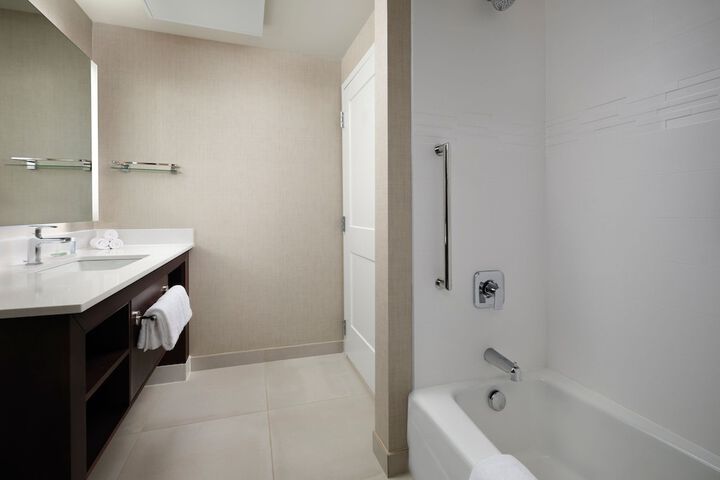 Room 30 of 46