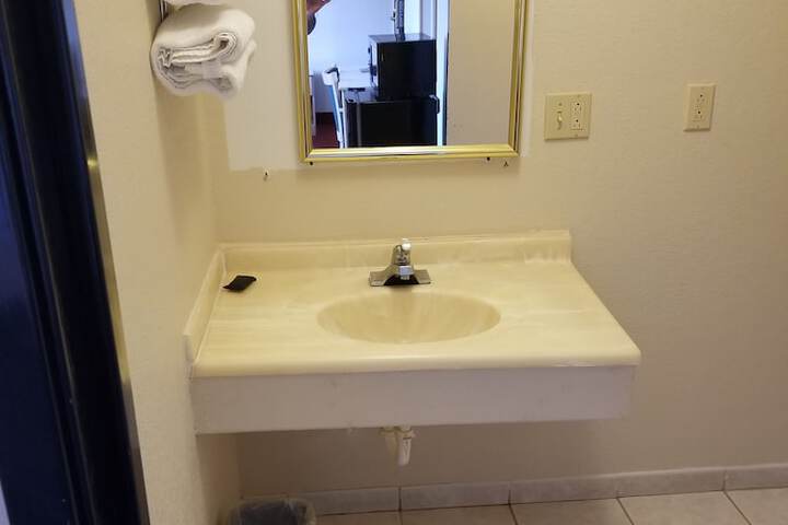 Americas Stay Inn