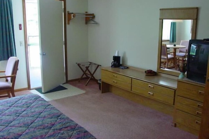 Room 66 of 95