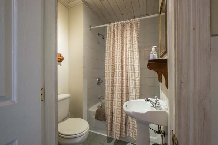 Room 15 of 34