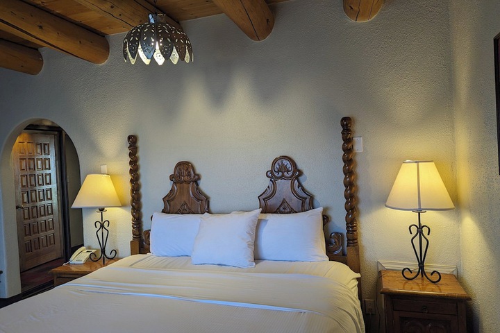 Sagebrush Inn & Suites