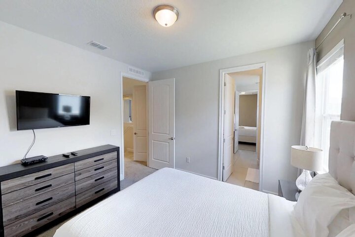 Room 41 of 46