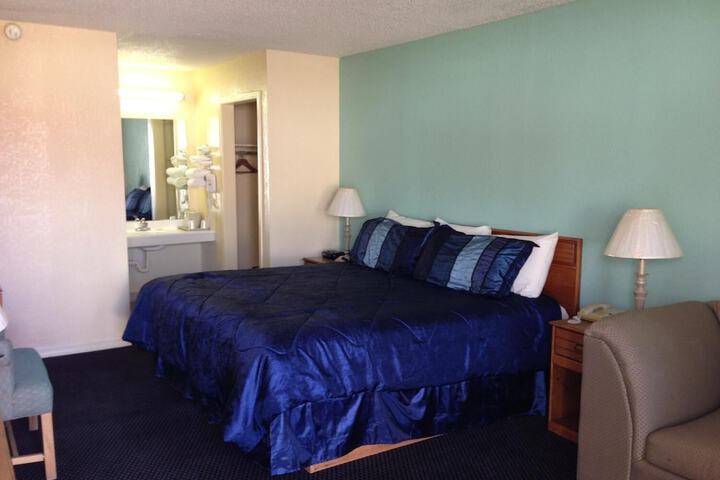 Room 11 of 14
