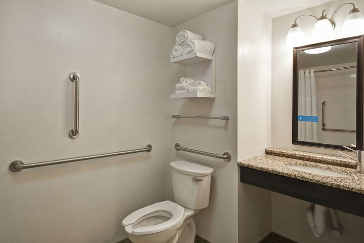 Room 25 of 42