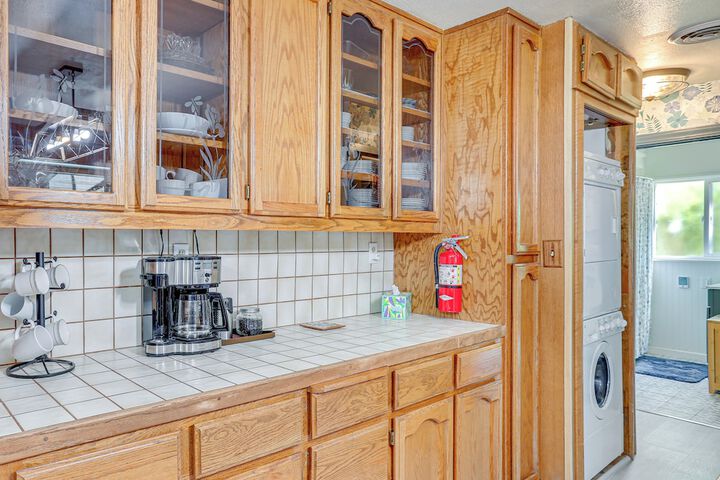 Burney Cottage w / Game Room: Walk to Town!