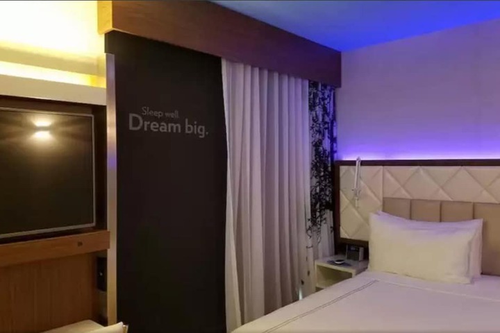 Room 34 of 59