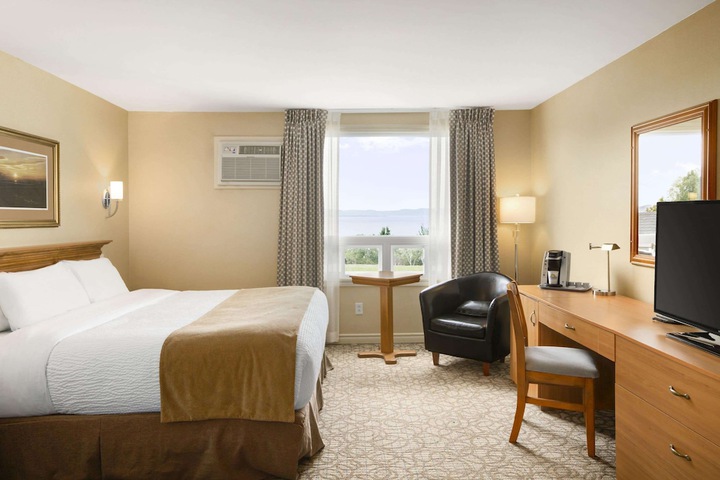 Room 17 of 32