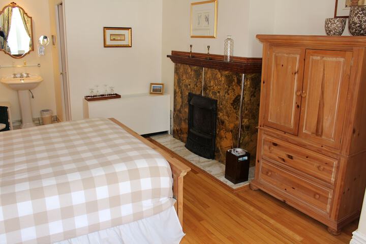 Room 44 of 52