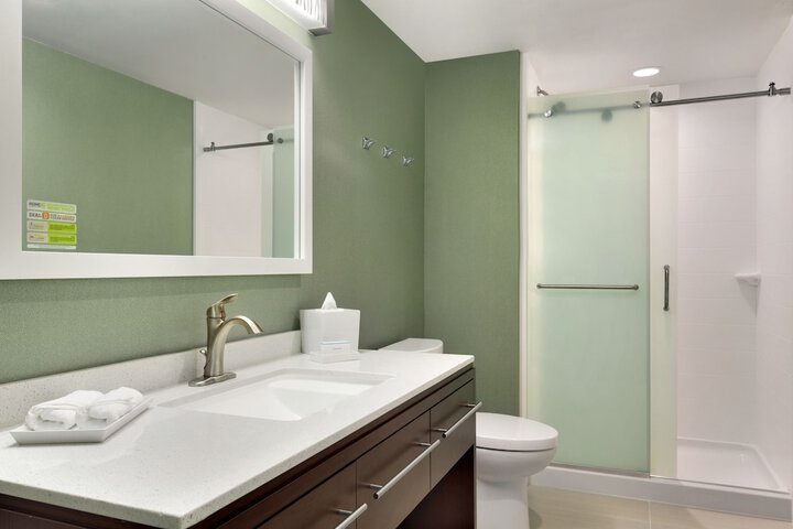 Room 8 of 22