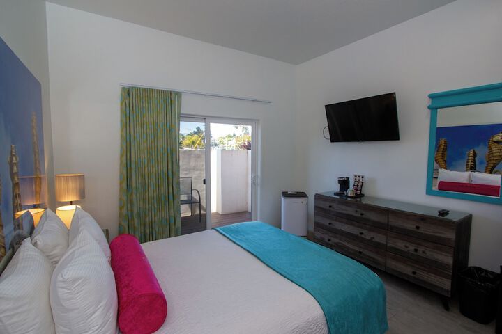Carousel Beach Inn