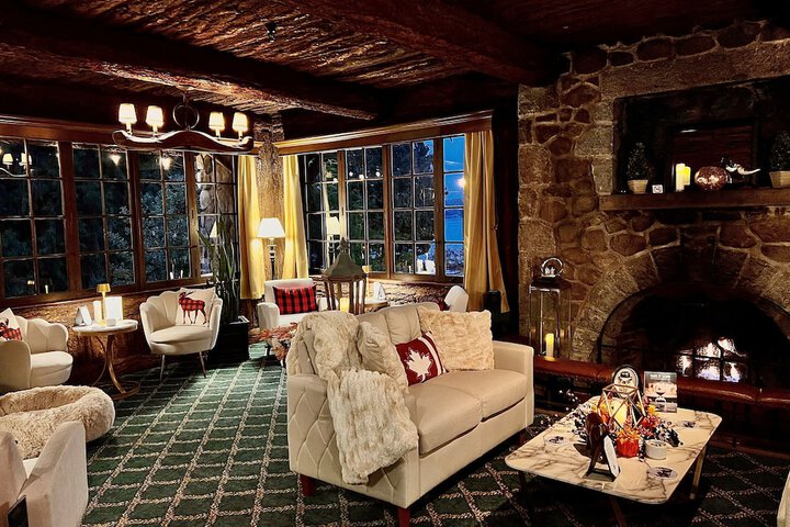 Lounge 63 of 68