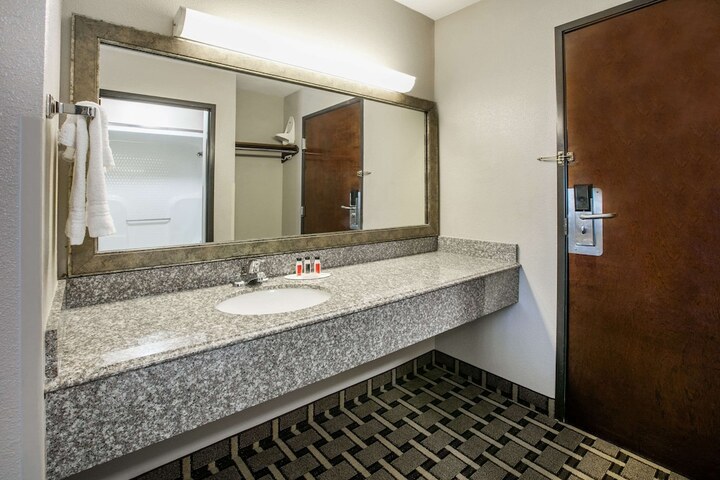 Room 8 of 29