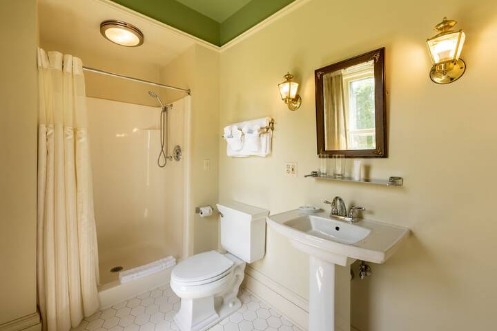 White Springs Manor a Belhurst Property