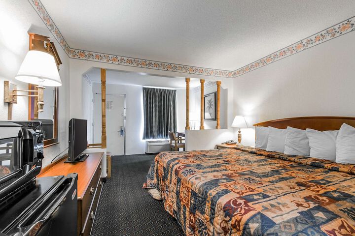 Room 11 of 29