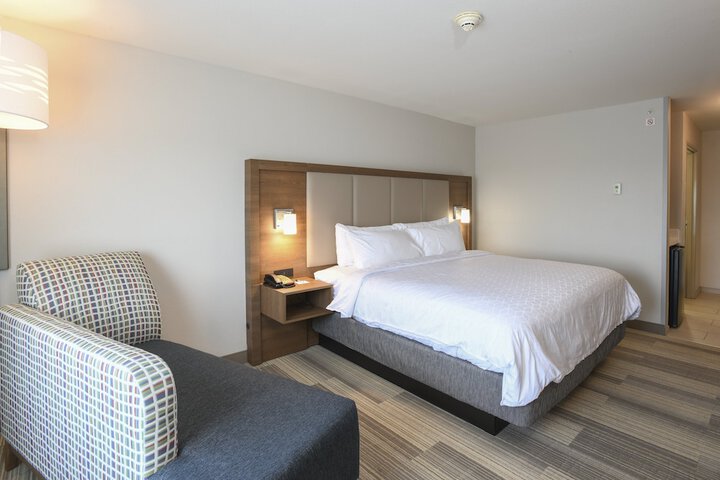 Room 17 of 48