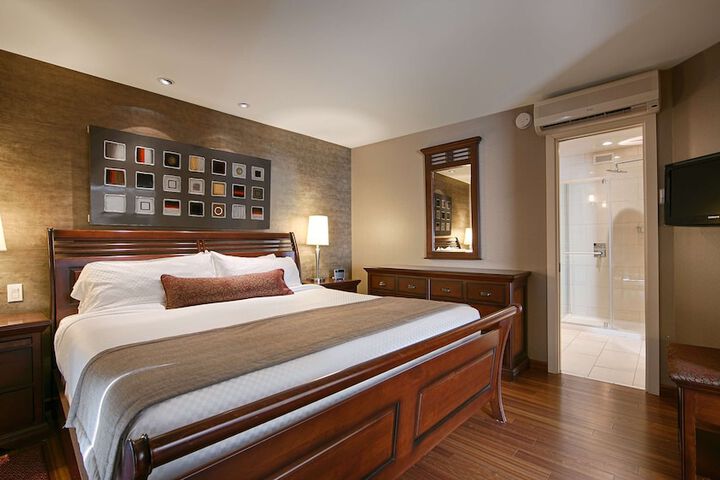 Room 7 of 24